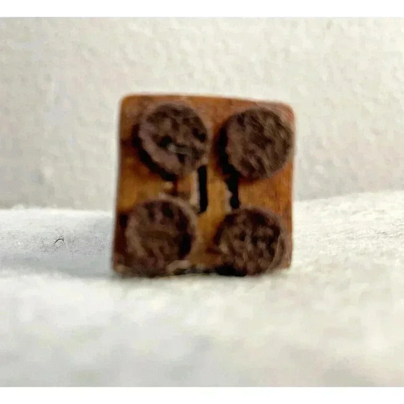 Alaskan Carved Wood Resin Totem Pole 3" vintage - Picture 6 of 8